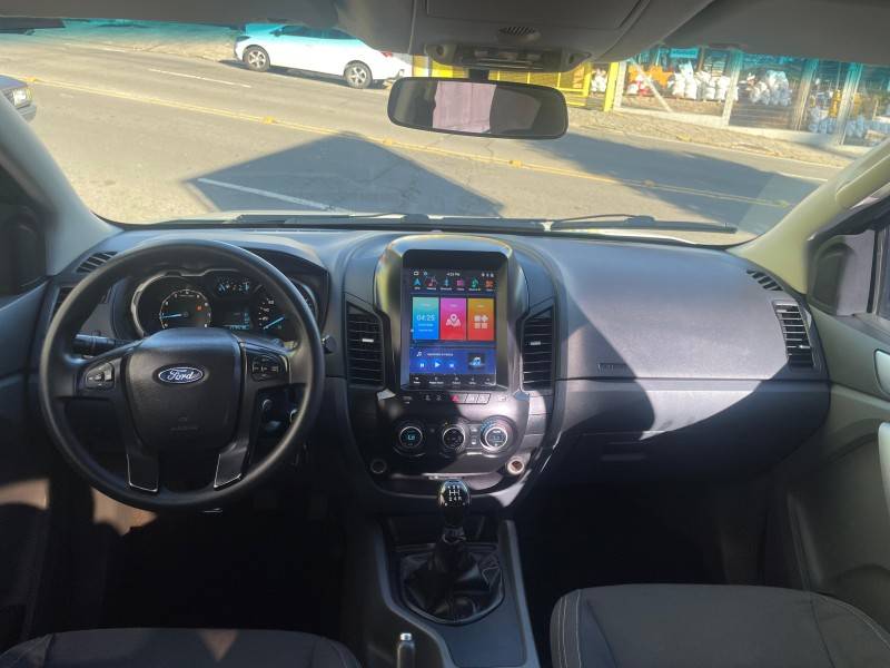 FORD - RANGER - 2014/2014 - Branca - R$ 85.900,00