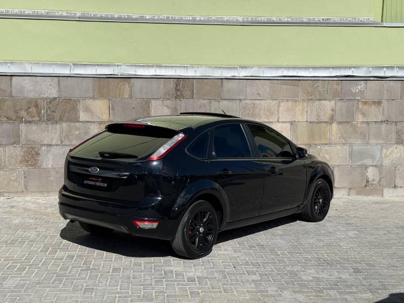 FORD - FOCUS - 2009/2009 - Preta - R$ 45.900,00
