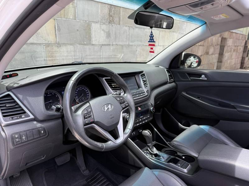 HYUNDAI - TUCSON - 2017/2018 - Branca - R$ 101.900,00