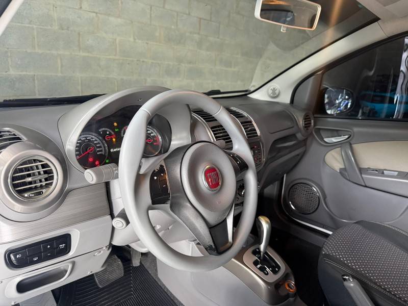 FIAT - GRAND SIENA - 2014/2015 - Branca - R$ 39.900,00