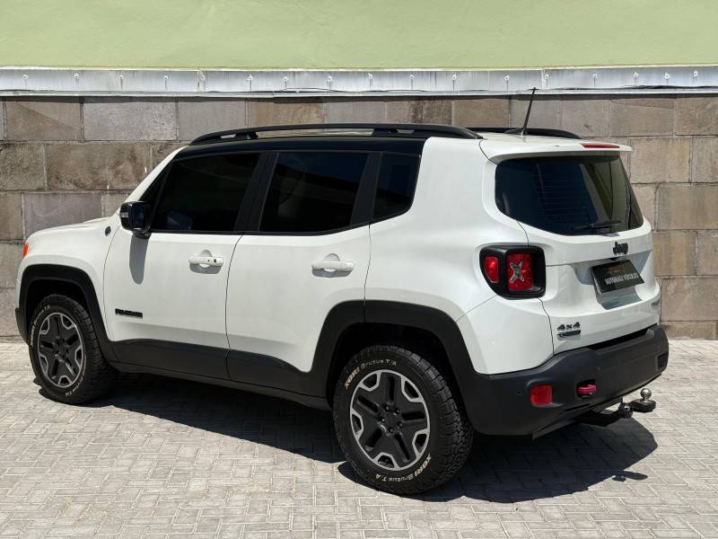 JEEP - RENEGADE - 2018/2018 - Branca - R$ 99.900,00