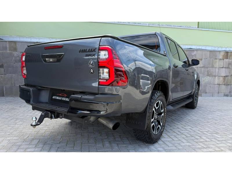TOYOTA - HILUX - 2021/2021 - Cinza - R$ 259.900,00