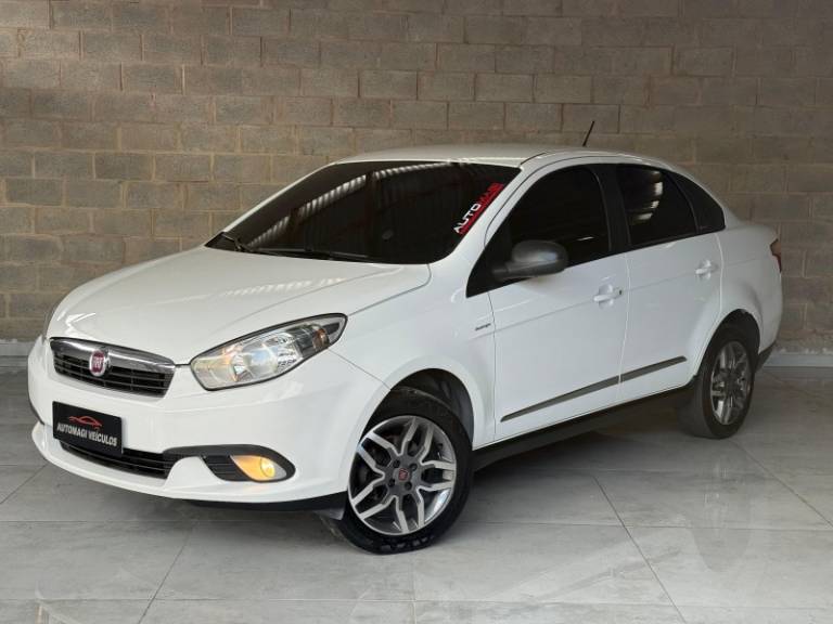 FIAT - GRAND SIENA - 2014/2015 - Branca - R$ 39.900,00
