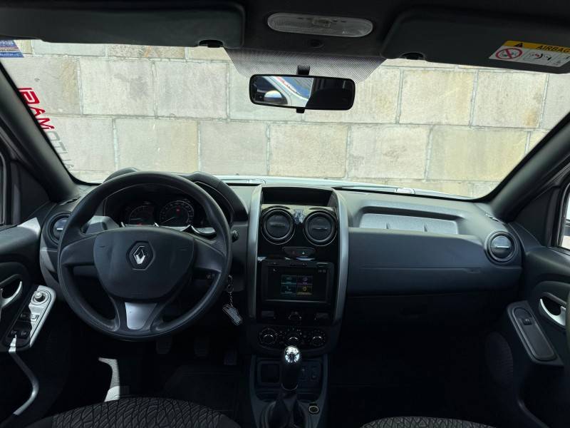 RENAULT - OROCH - 2021/2022 - Branca - R$ 78.900,00