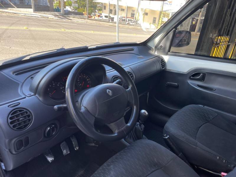 RENAULT - KANGOO - 2014/2015 - Branca - R$ 43.900,00