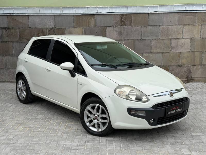 FIAT - PUNTO - 2014/2014 - Branca - R$ 41.900,00
