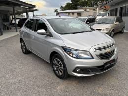 CHEVROLET - ONIX - 2015/2016 - Branca - R$ 58.900,00