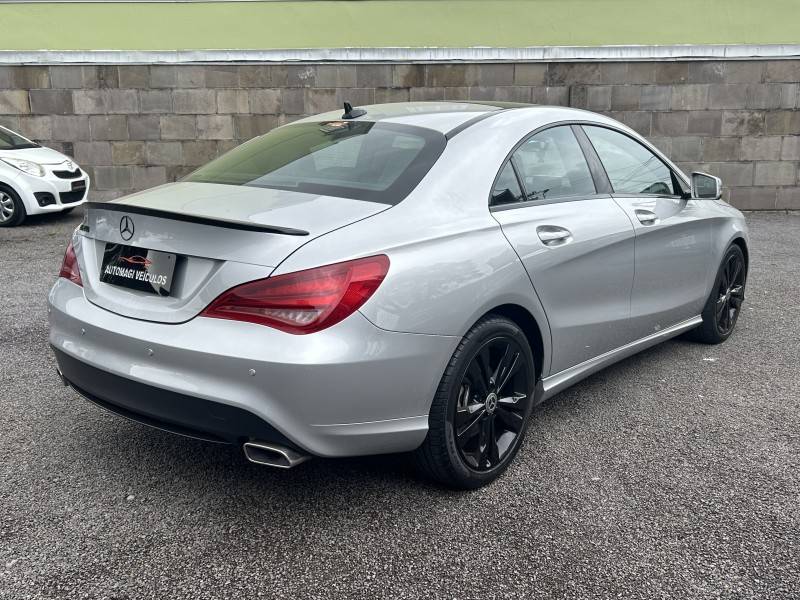 MERCEDES-BENZ - CLA 200 - 2014/2014 - Prata - R$ 119.900,00