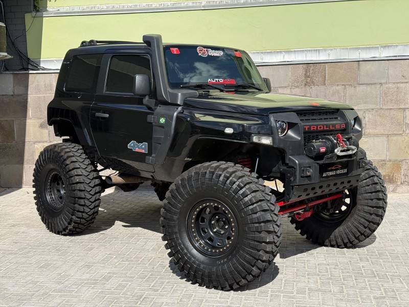 TROLLER - T4 - 2015/2015 - Preta - R$ 249.900,00