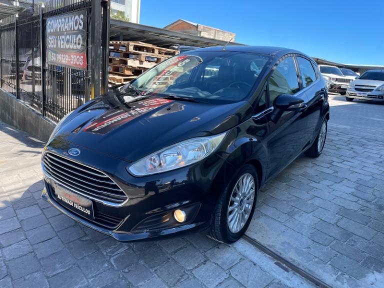 FORD - FIESTA - 2014/2015 - Preta - R$ 49.900,00