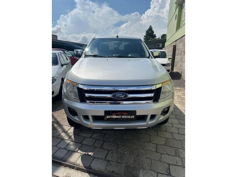 FORD - RANGER - 2015/2015 - Prata - R$ 115.900,00