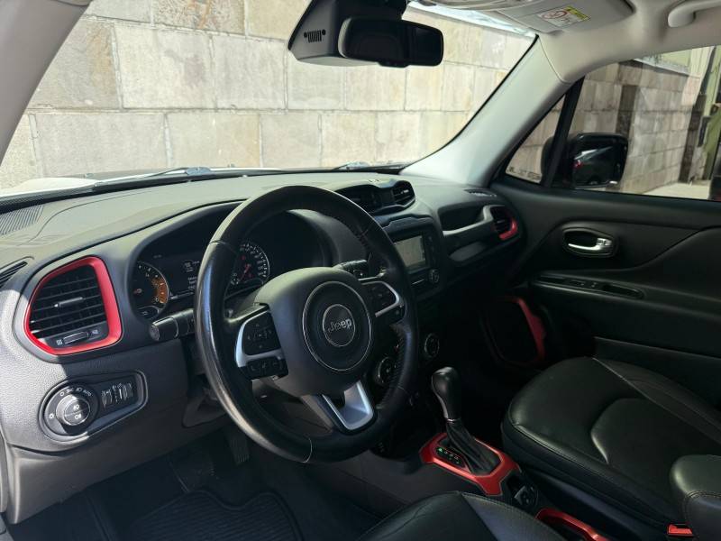 JEEP - RENEGADE - 2018/2018 - Branca - R$ 99.900,00
