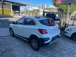 CHEVROLET - ONIX - 2016/2017 - Branca - R$ 64.900,00