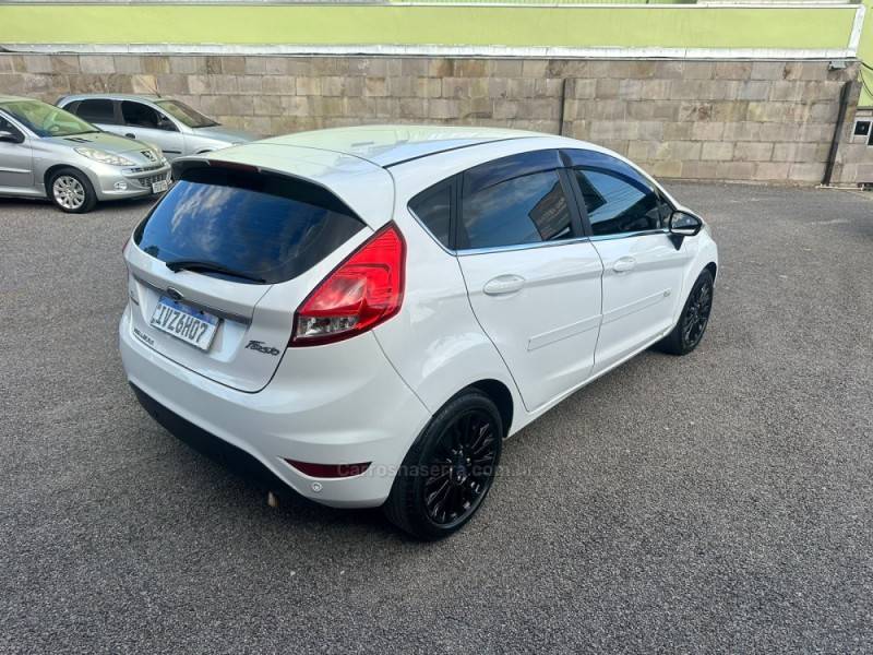 FORD - FIESTA - 2014/2015 - Branca - R$ 54.900,00