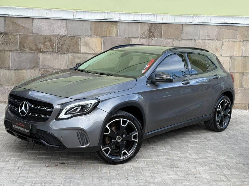 MERCEDES-BENZ - GLA 200 - 2019/2019 - Cinza - R$ 129.900,00