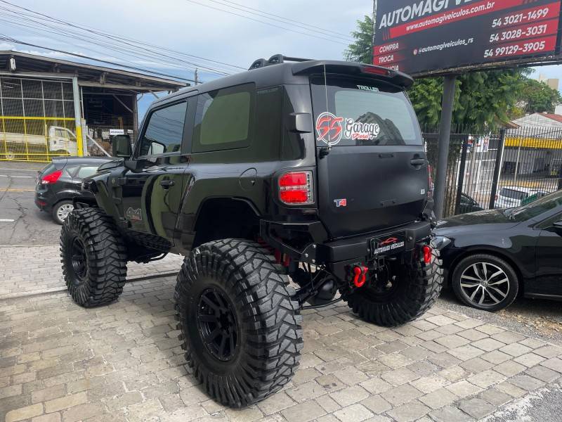 TROLLER - T4 - 2015/2015 - Preta - R$ 239.900,00