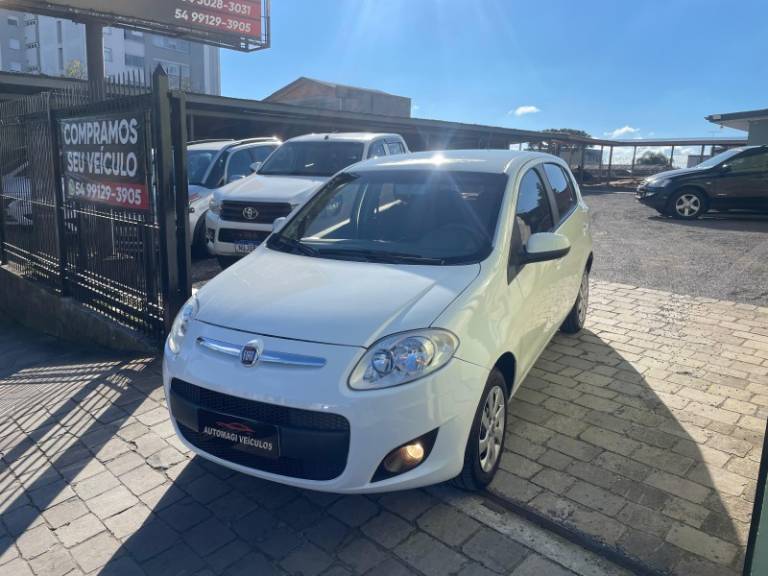 FIAT - PALIO - 2012/2012 - Branca - R$ 35.900,00