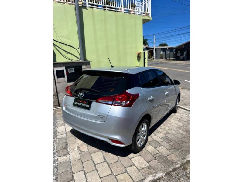 TOYOTA - YARIS - 2019/2019 - Prata - R$ 79.900,00