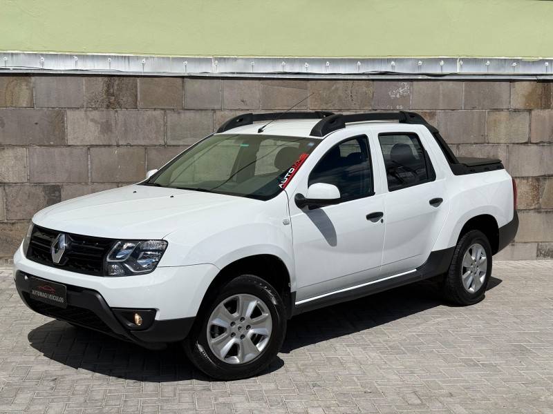 RENAULT - OROCH - 2021/2022 - Branca - R$ 78.900,00