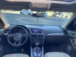 AUDI - Q5 - 2015/2016 - Preta - R$ 110.900,00