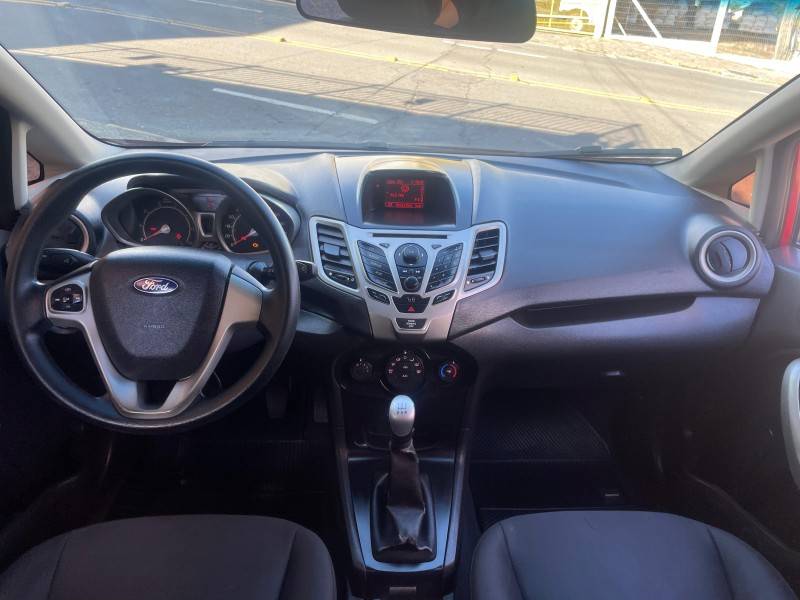 FORD - FIESTA - 2012/2012 - Vermelha - R$ 38.900,00