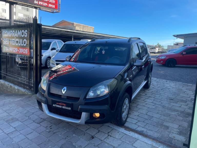 RENAULT - SANDERO - 2012/2013 - Preta - R$ 41.900,00