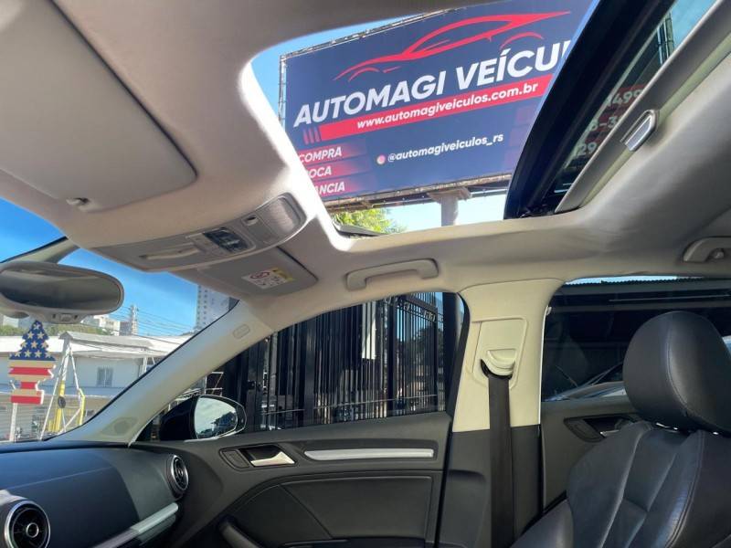 AUDI - A3 - 2015/2015 - Branca - R$ 97.900,00