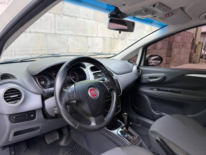 FIAT - PUNTO - 2014/2014 - Branca - R$ 41.900,00